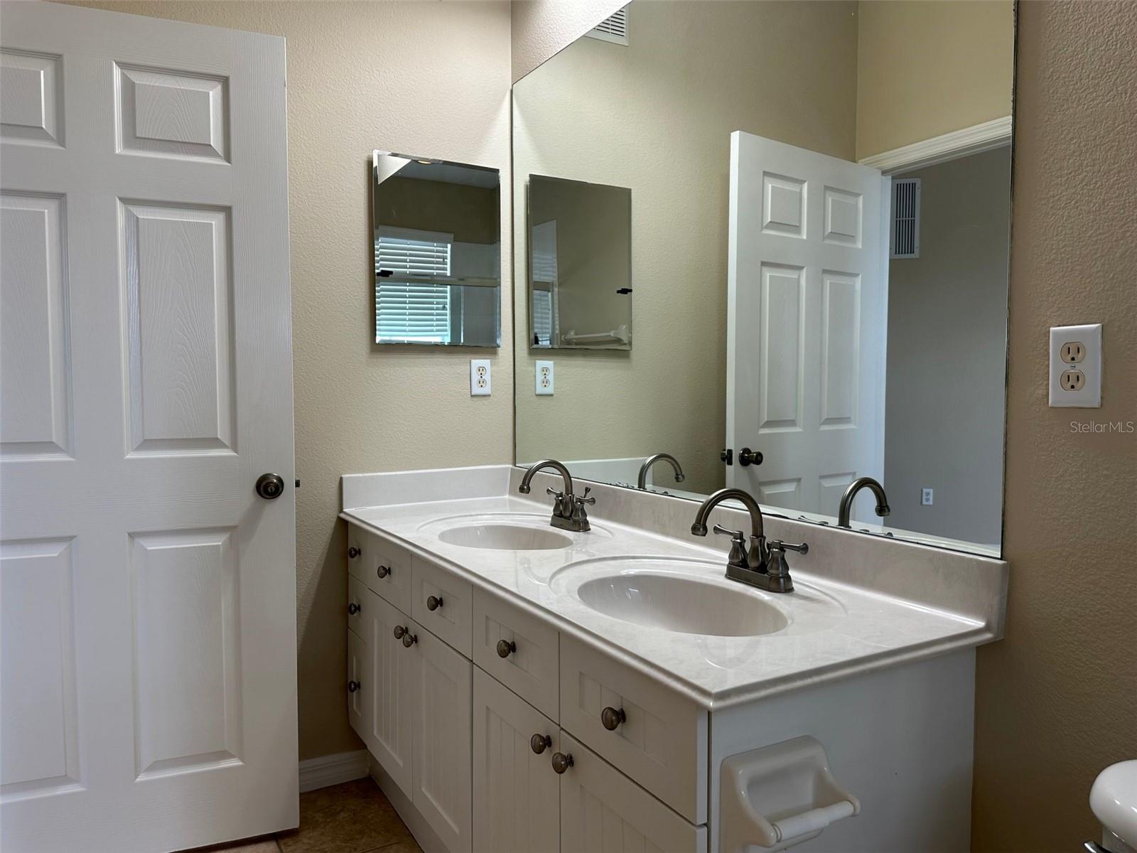 Image 15 of 31 For 11446 Jasper Kay Terrace 303