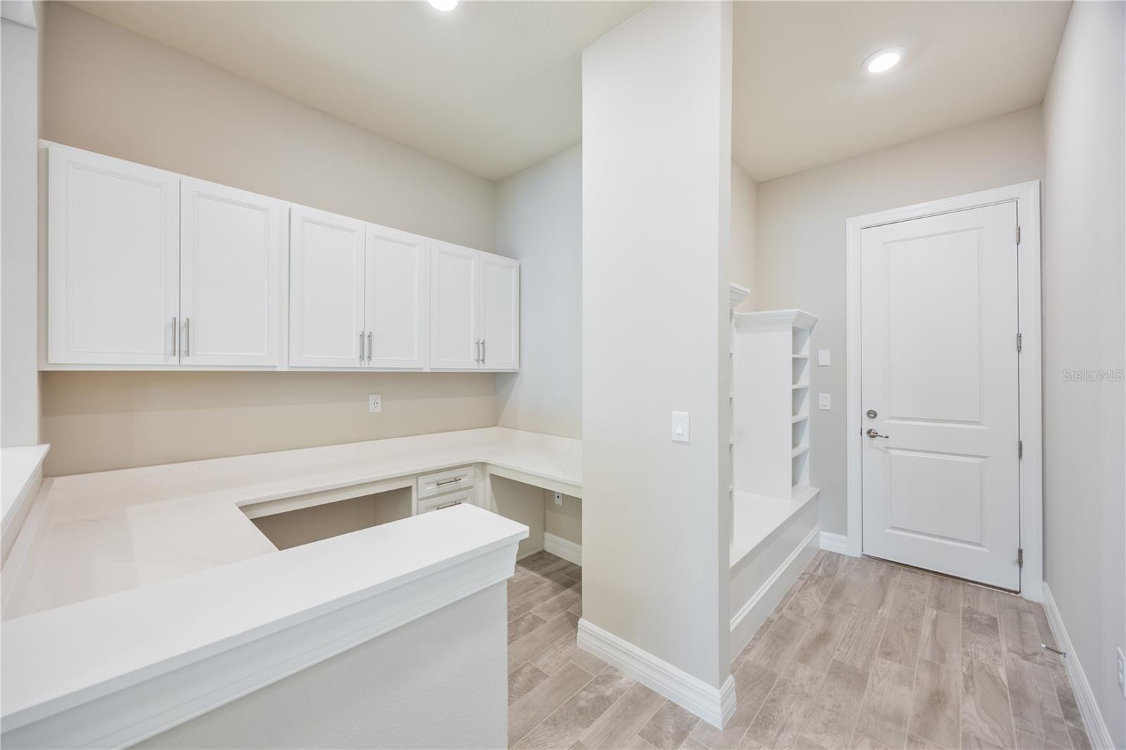 Image 15 of 37 For 8077 Leaf Grove Circle