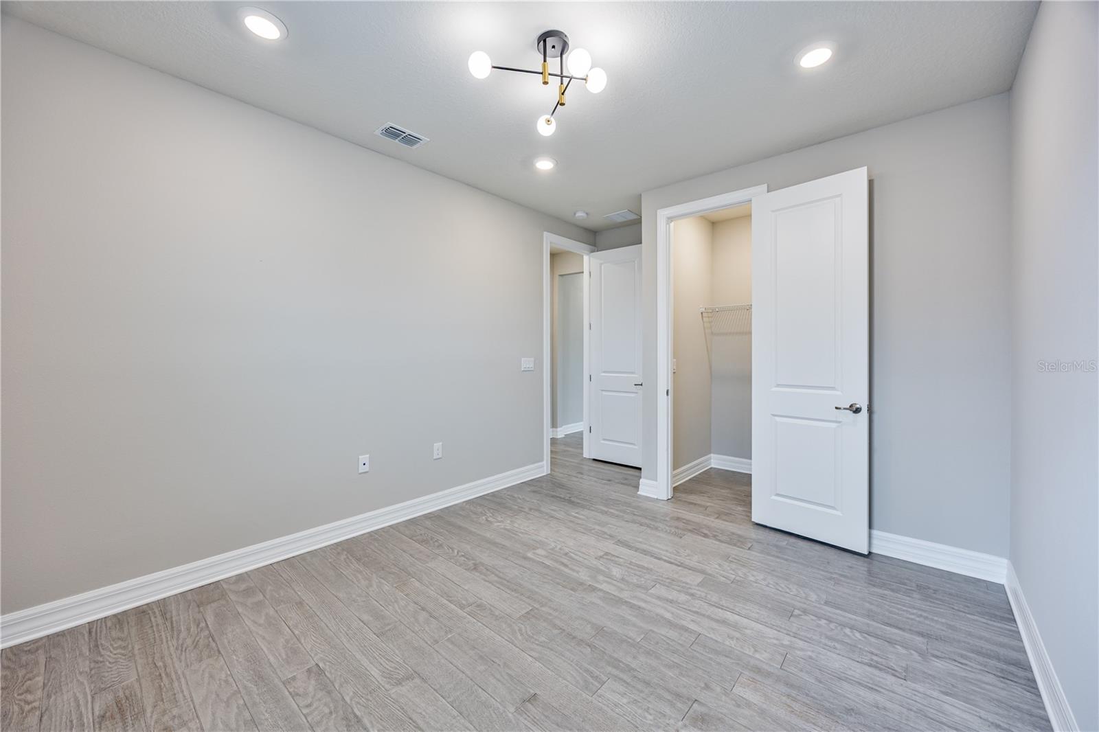 Image 27 of 37 For 8077 Leaf Grove Circle
