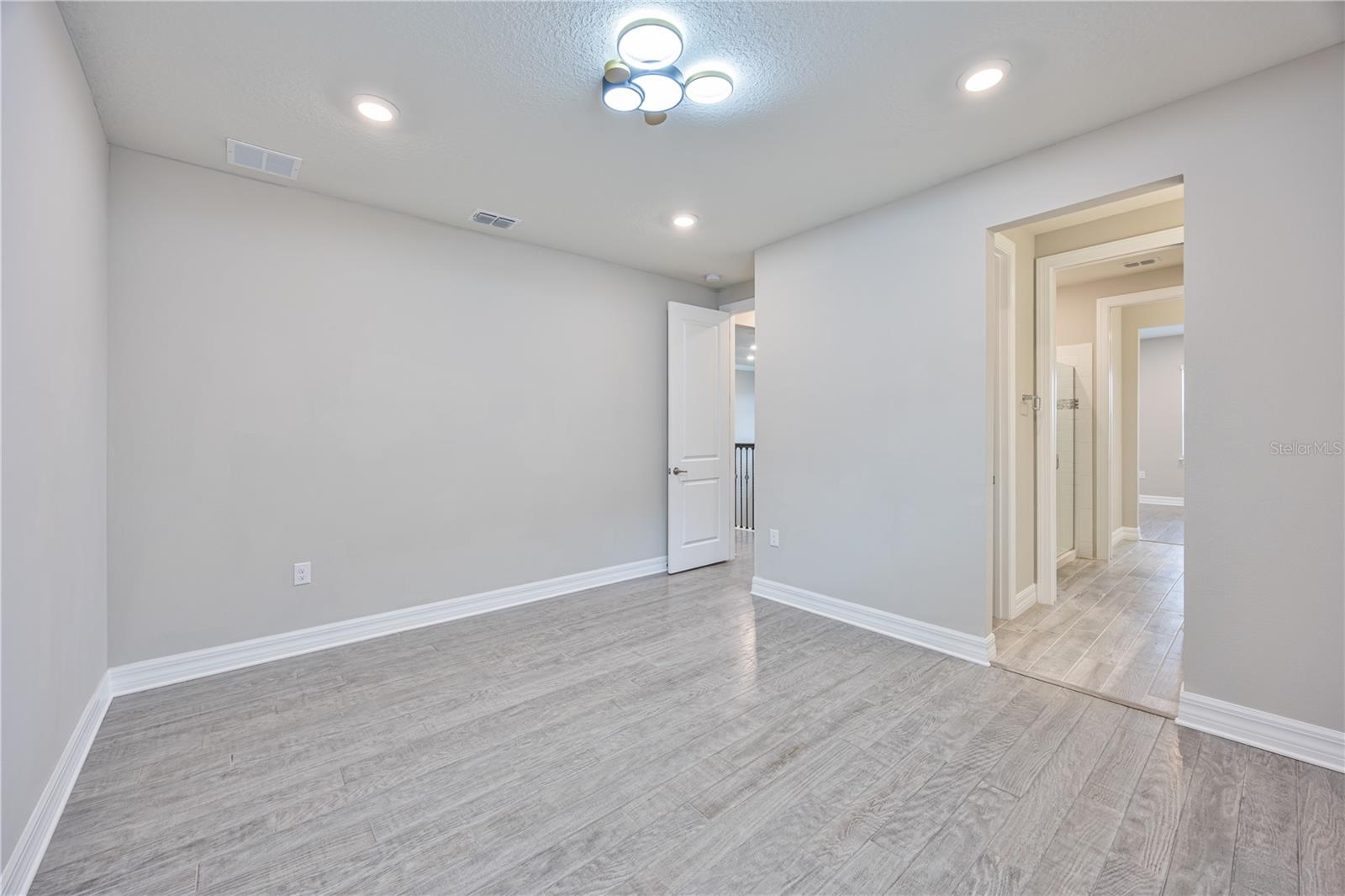 Image 32 of 37 For 8077 Leaf Grove Circle