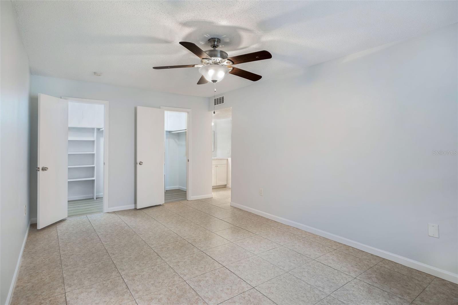 Image 10 of 26 For 500 Banyon Tree Circle 104