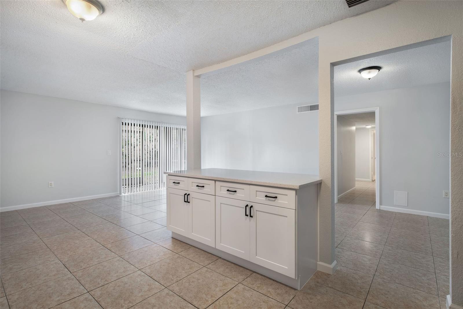 Image 4 of 26 For 500 Banyon Tree Circle 104