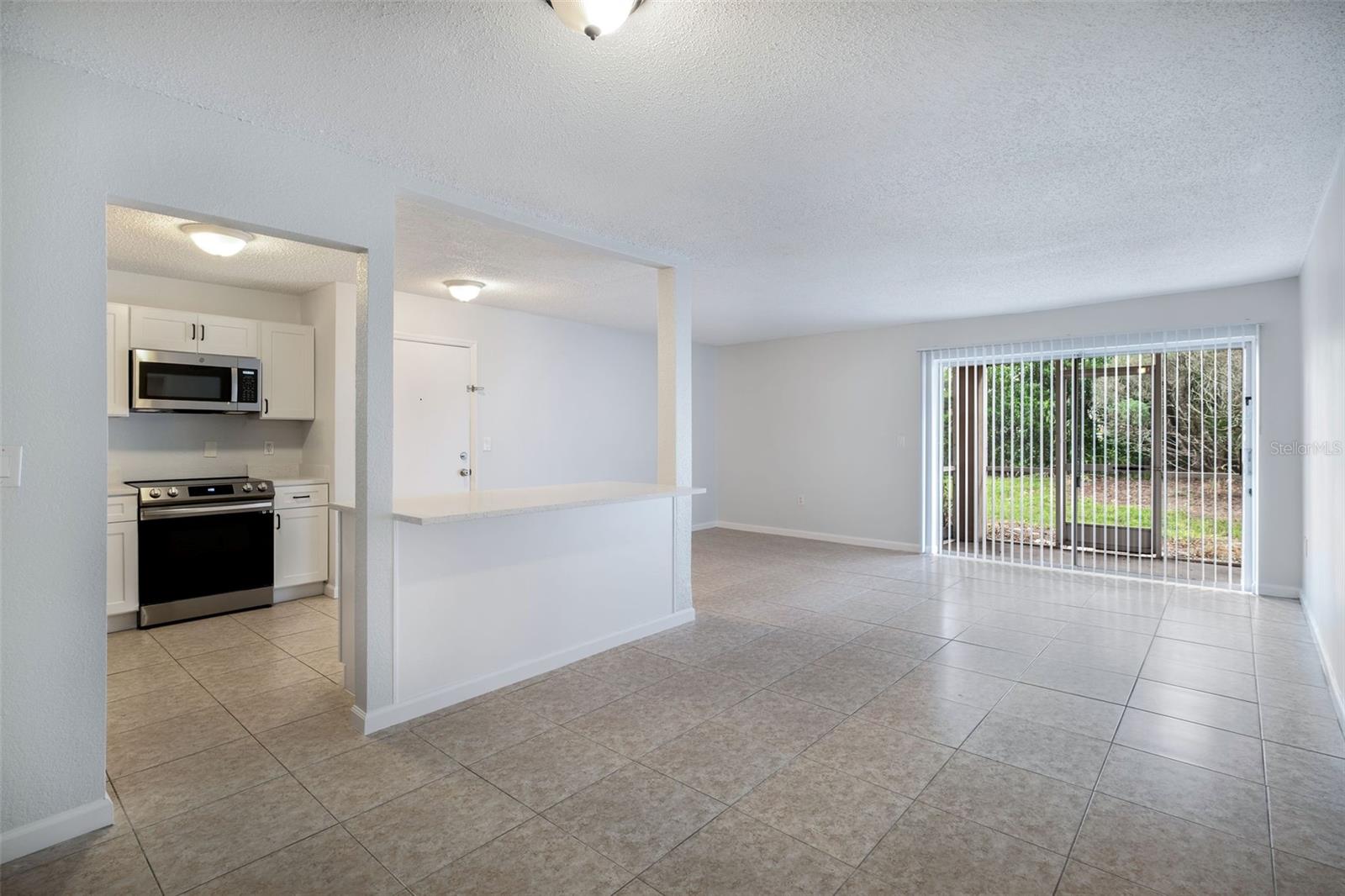 Image 5 of 26 For 500 Banyon Tree Circle 104
