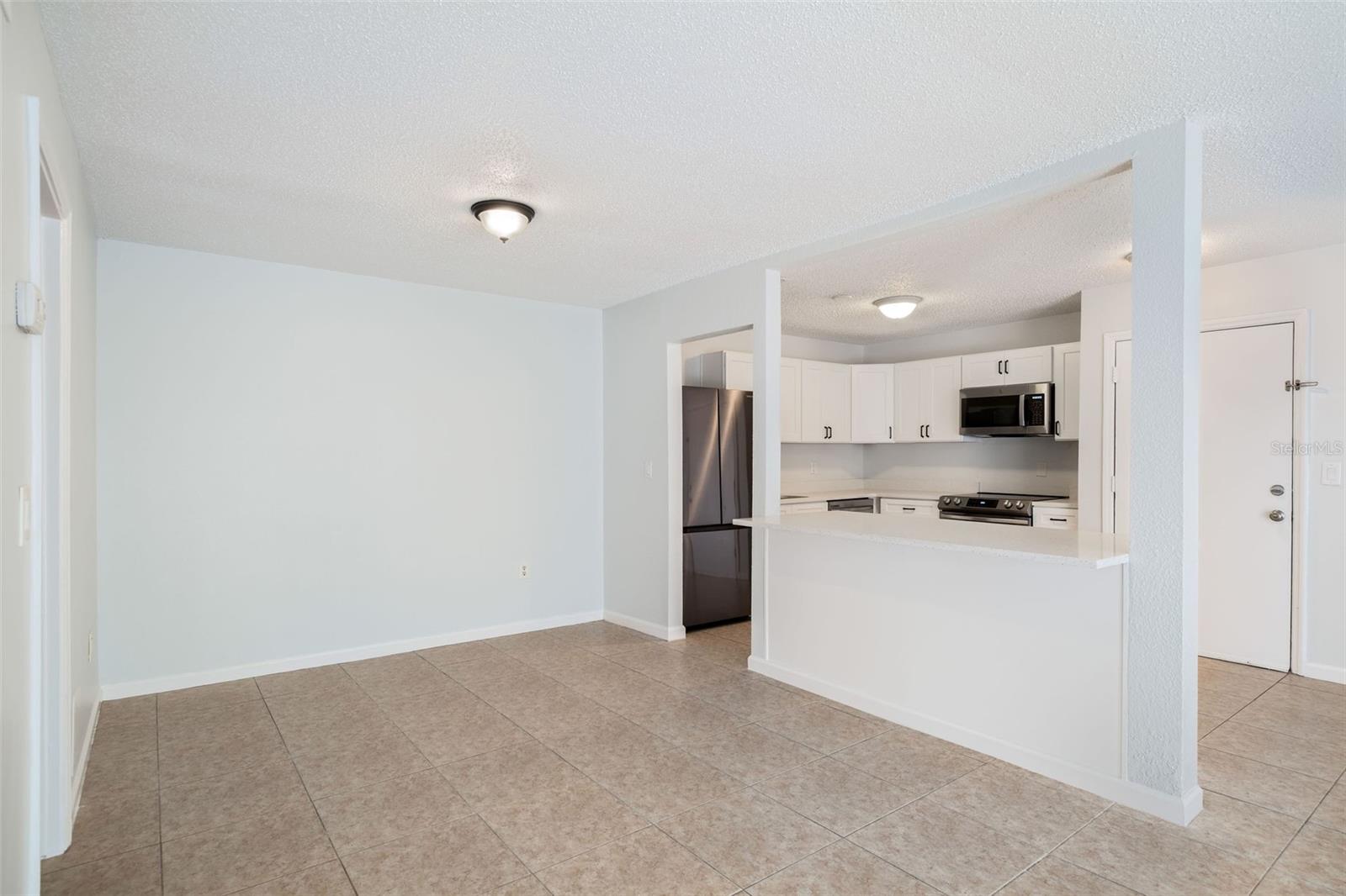 Image 6 of 26 For 500 Banyon Tree Circle 104