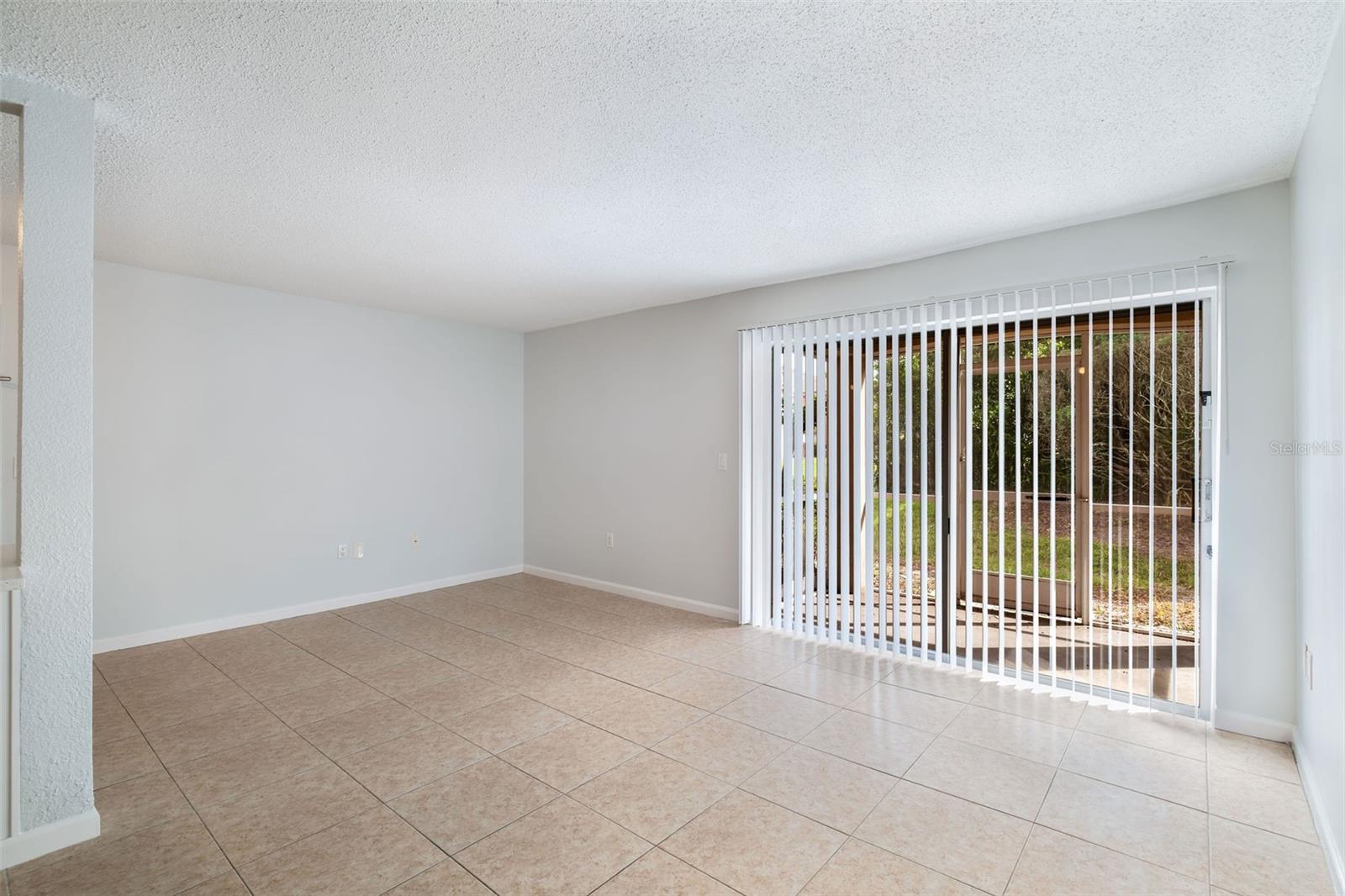 Image 7 of 26 For 500 Banyon Tree Circle 104
