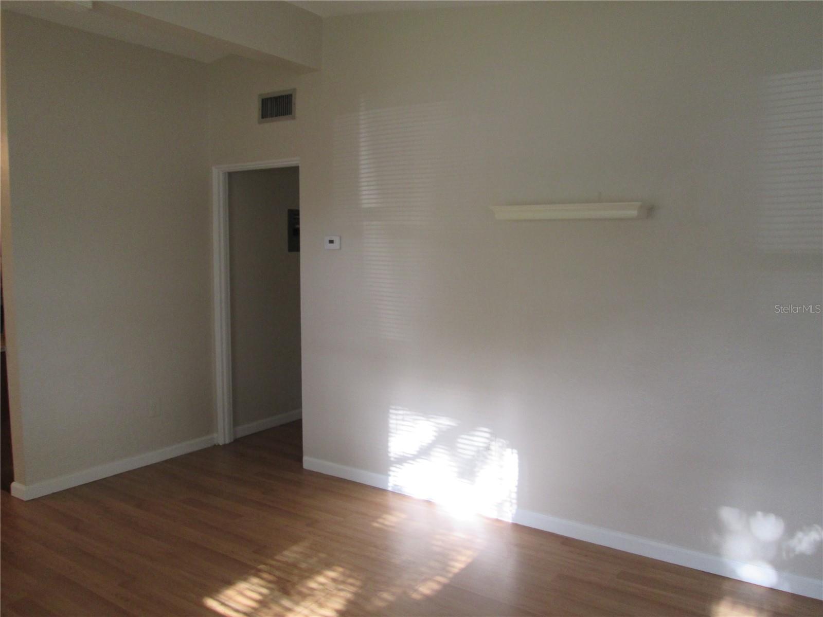 Image 10 of 27 For 770 Baffie Avenue