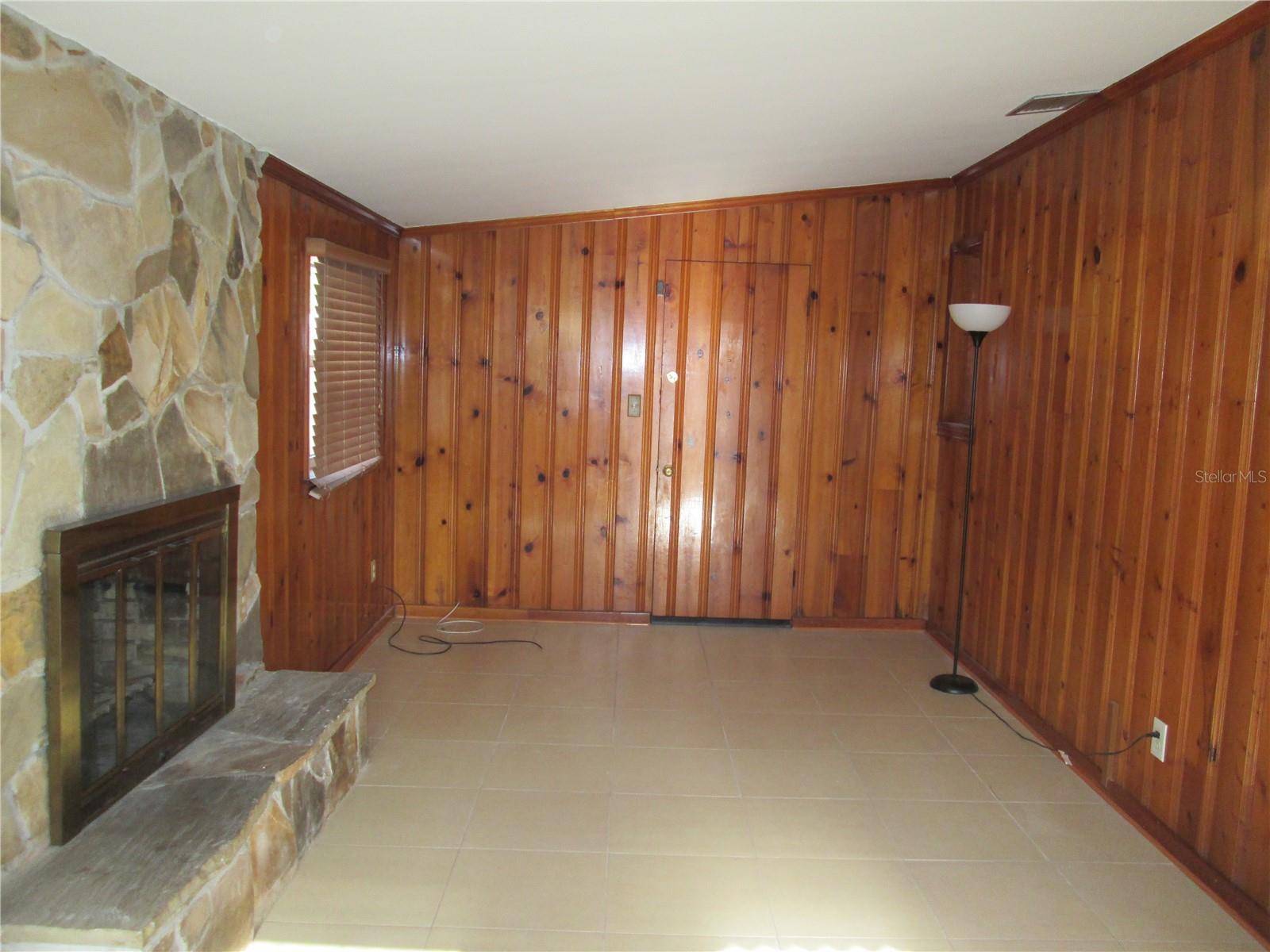 Image 8 of 27 For 770 Baffie Avenue