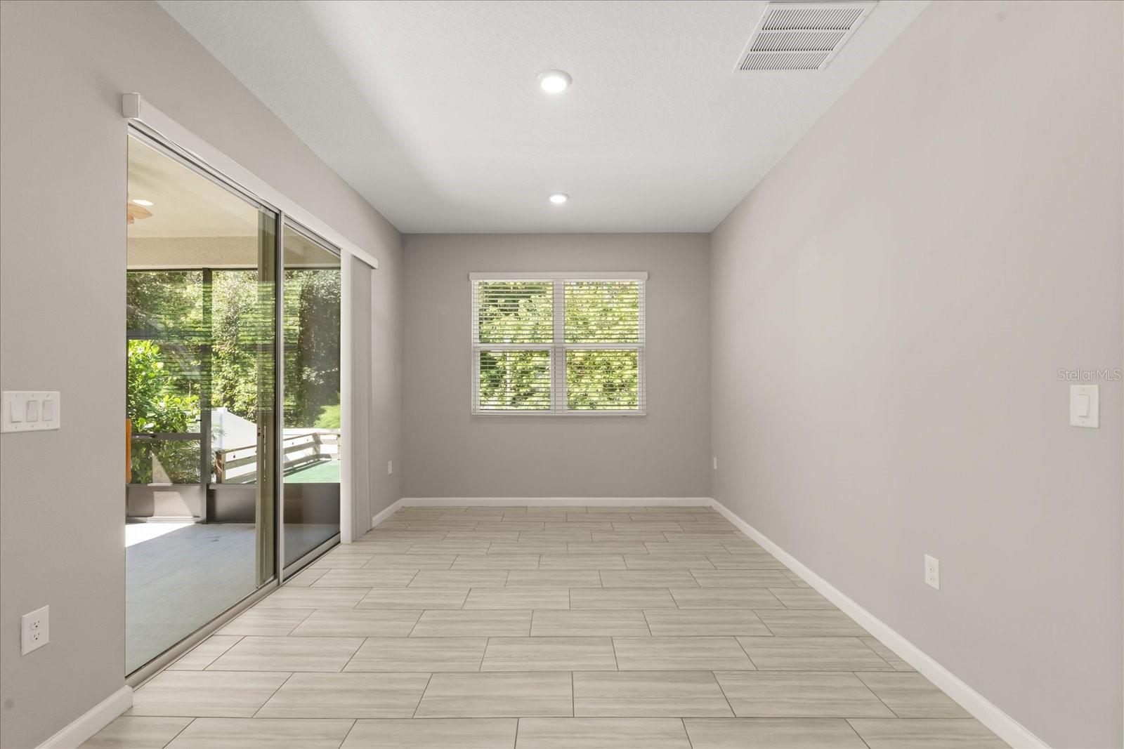 Image 4 of 27 For 4028 Southern Vista Loop