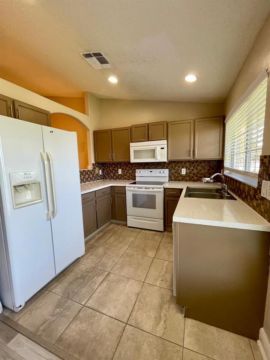 Image 3 of 19 For 13301 Fairway Glen Drive 203