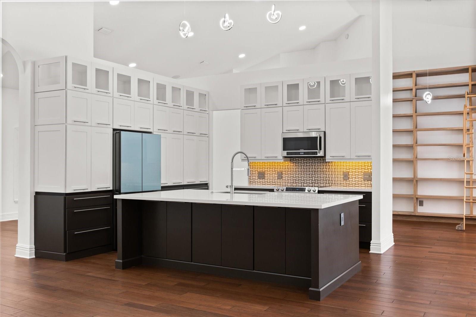 Image 12 of 51 For 1293 Prince Court