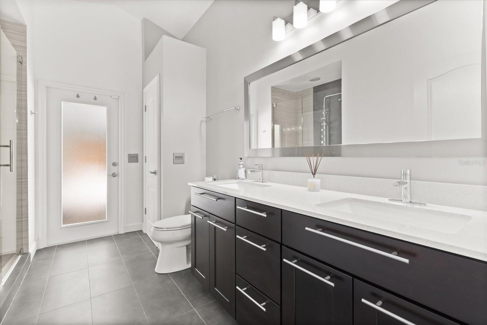 Image 27 of 51 For 1293 Prince Court