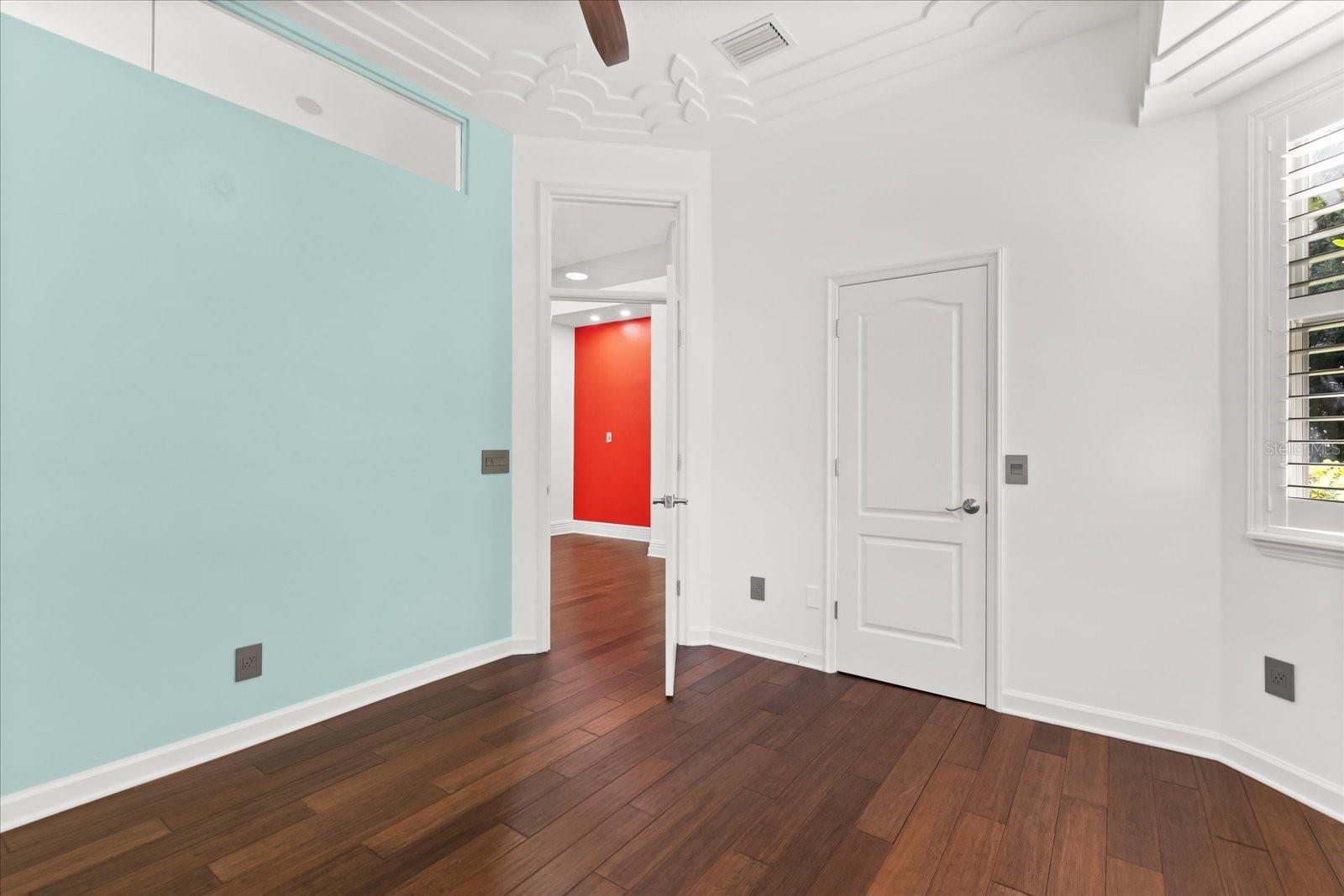 Image 28 of 51 For 1293 Prince Court