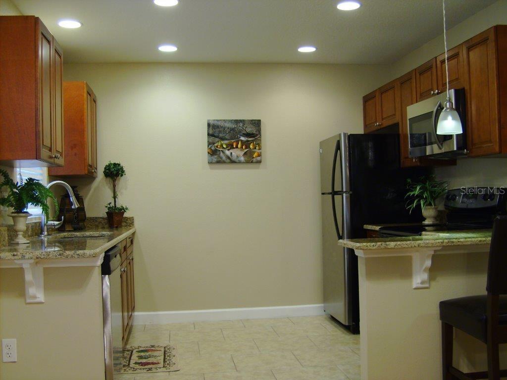 Image 6 of 15 For 2500 Harrison Avenue