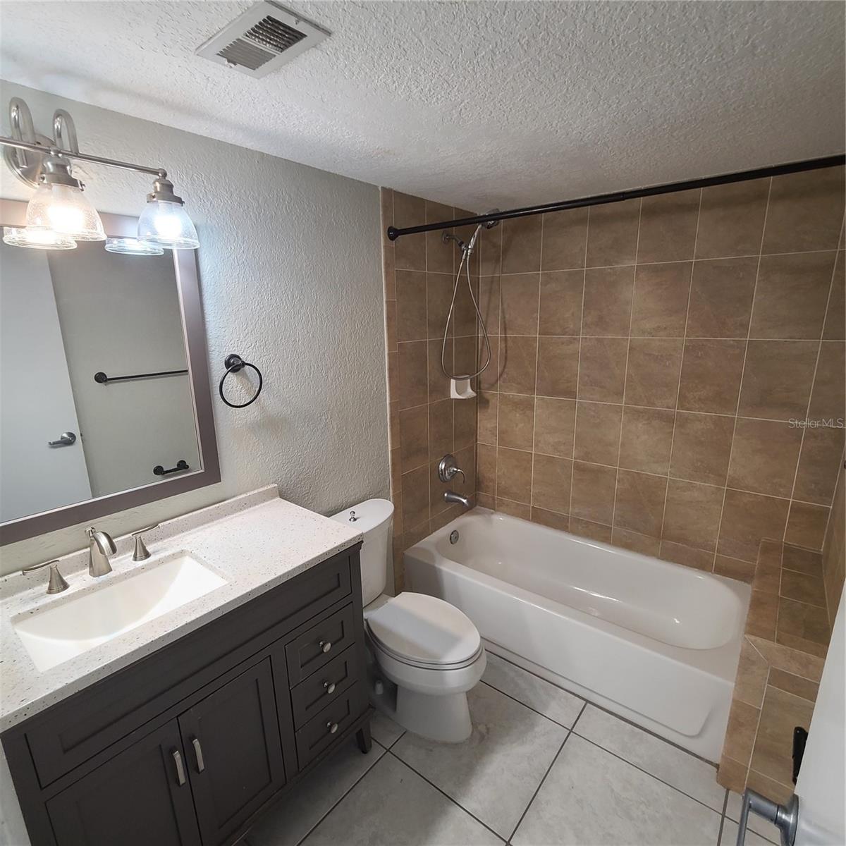 Image 16 of 24 For 8209 Sun Spring Circle 12