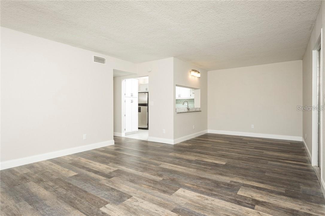 Image 7 of 14 For 8209 Sun Spring Circle 12