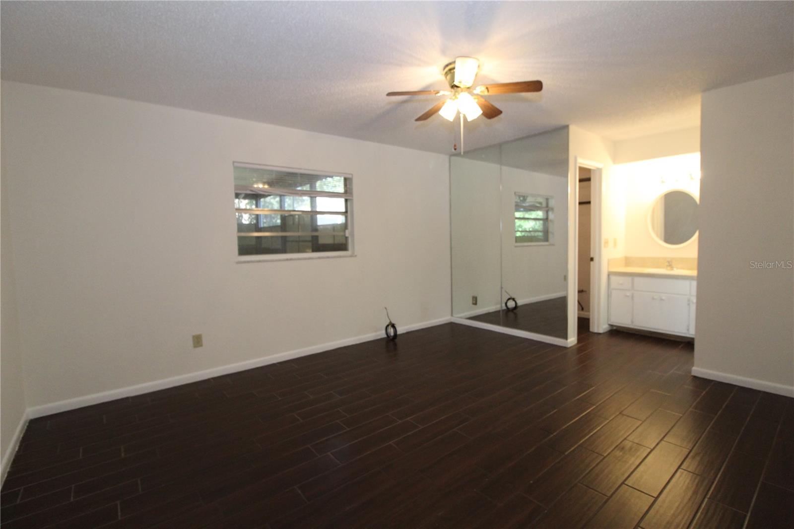 Image 10 of 23 For 932 Fairbairn Drive