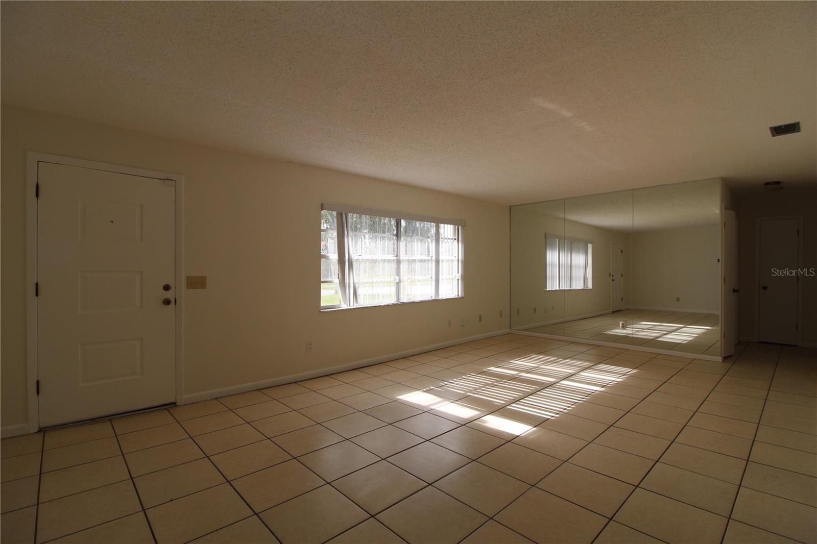 Image 14 of 23 For 932 Fairbairn Drive