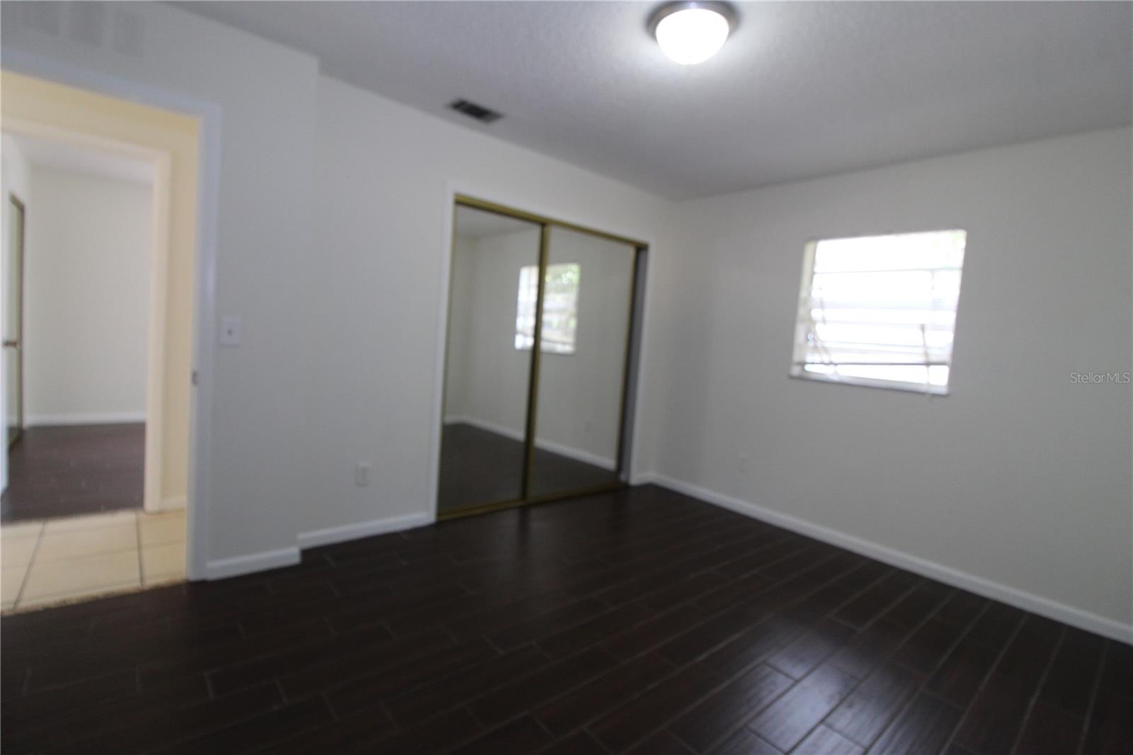 Image 16 of 23 For 932 Fairbairn Drive