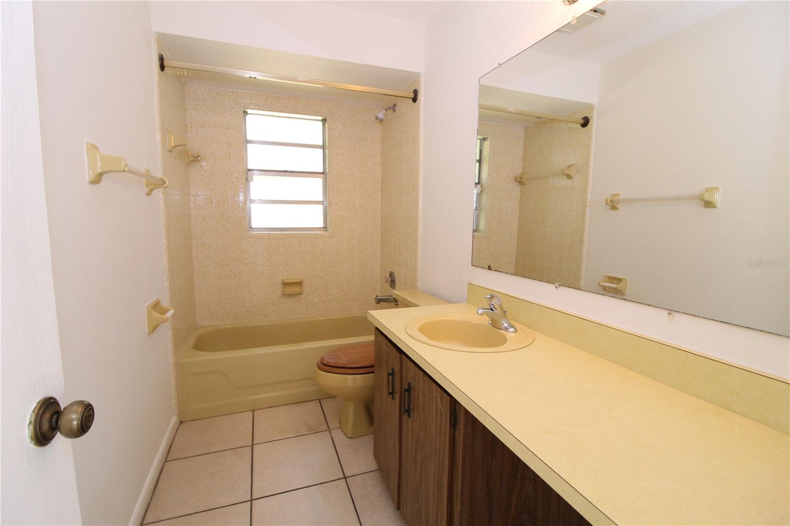 Image 19 of 23 For 932 Fairbairn Drive