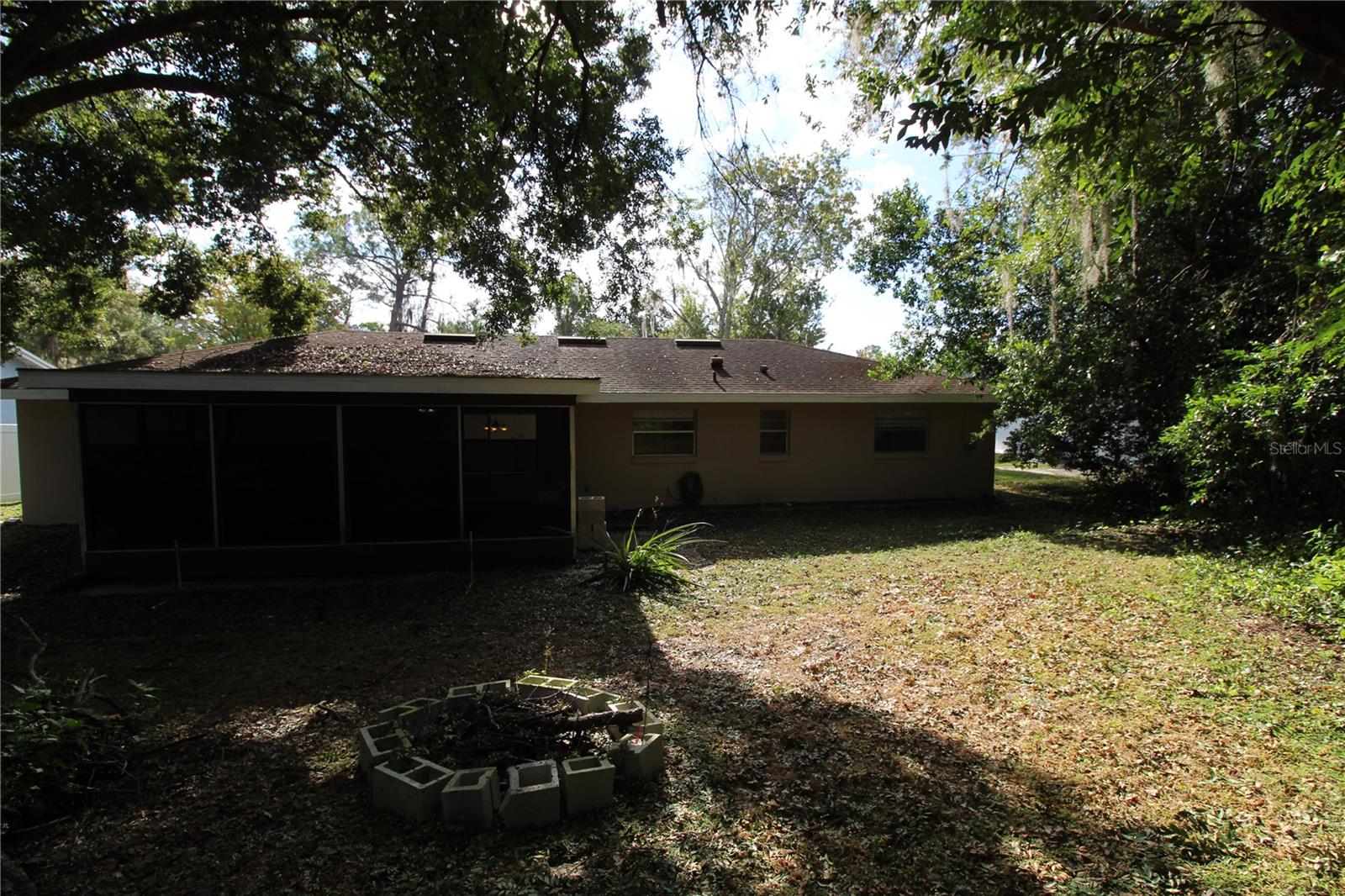 Image 21 of 23 For 932 Fairbairn Drive