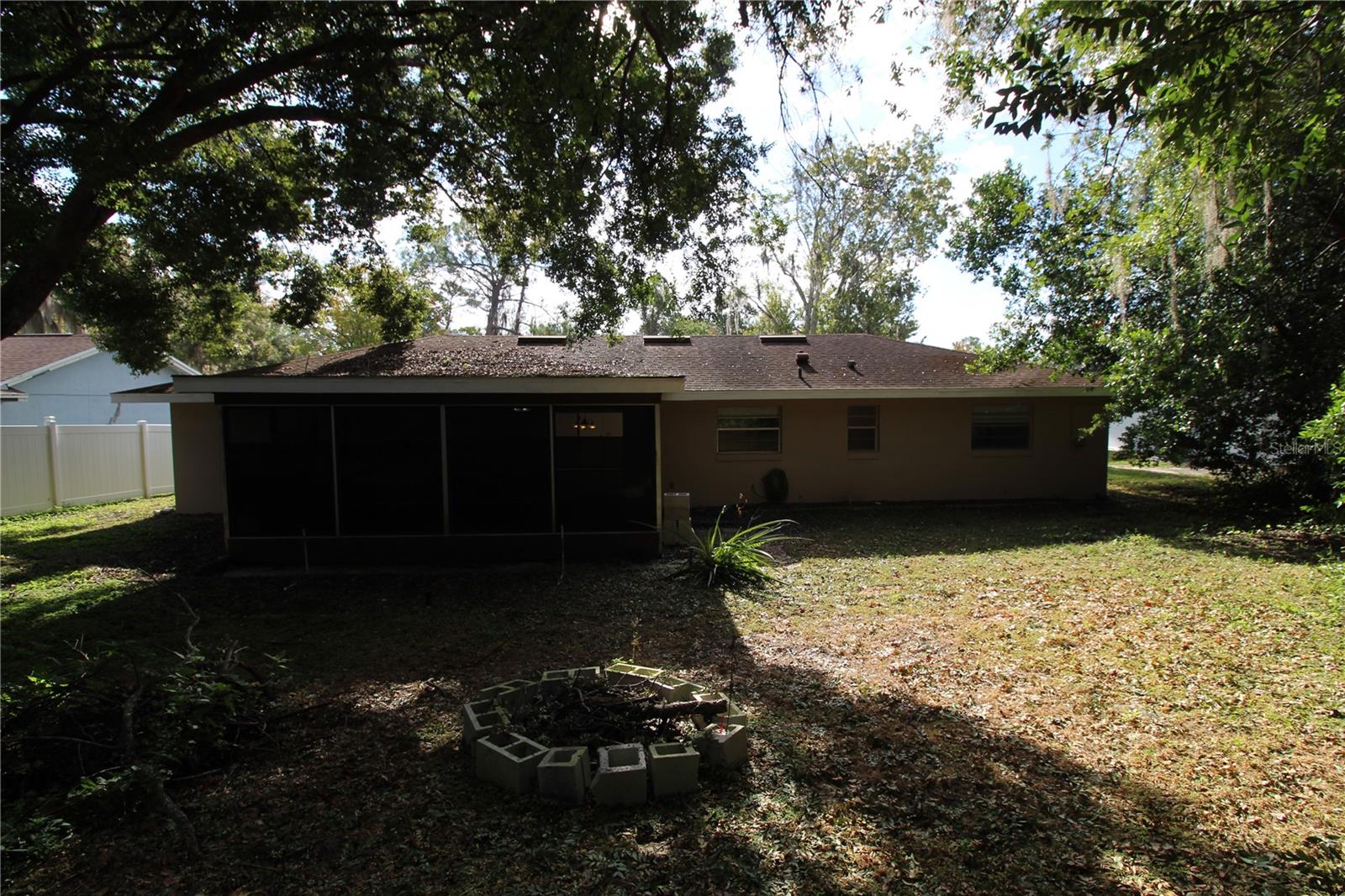Image 22 of 23 For 932 Fairbairn Drive