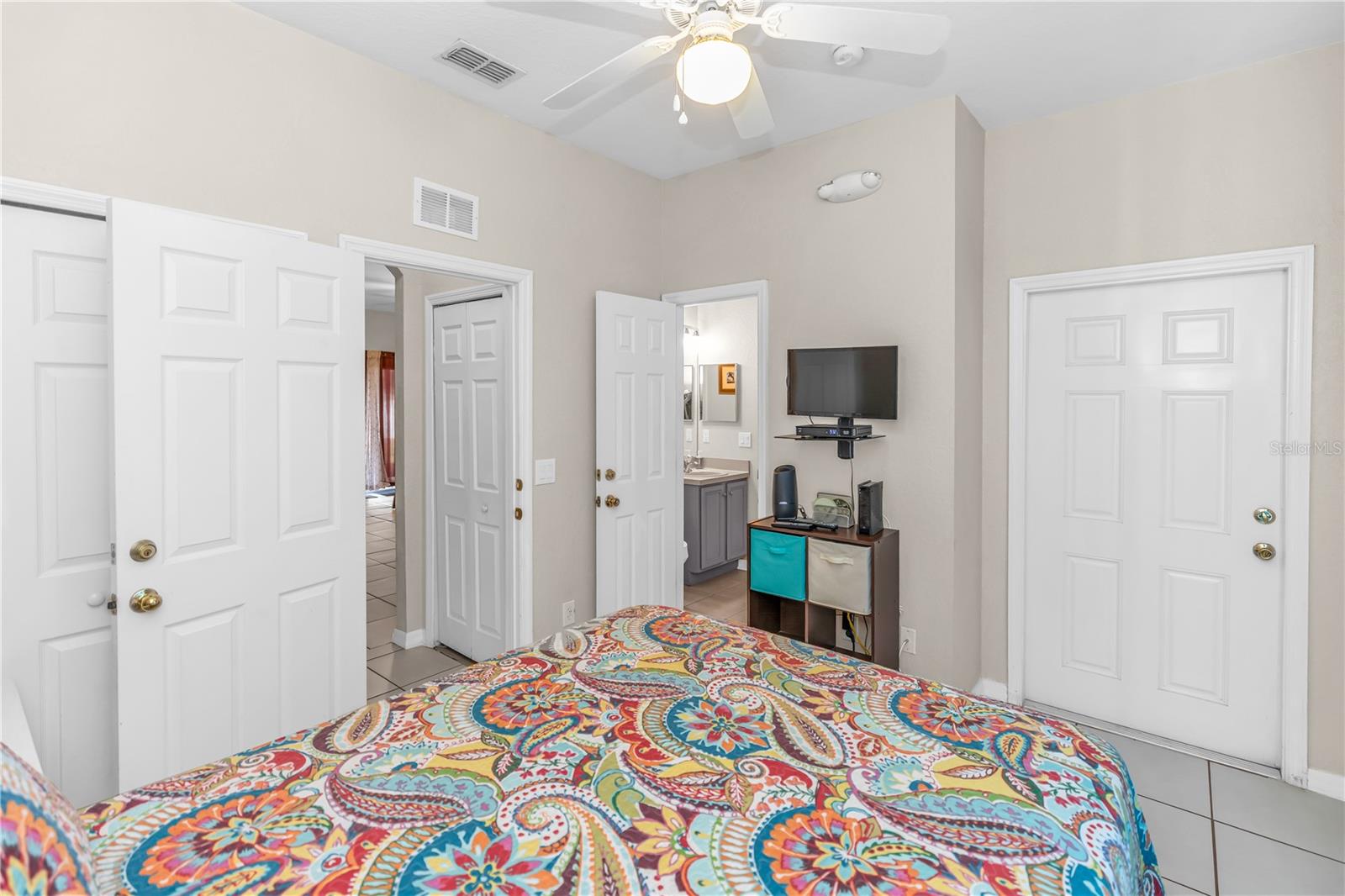 Image 5 of 39 For 712 Calabria Avenue