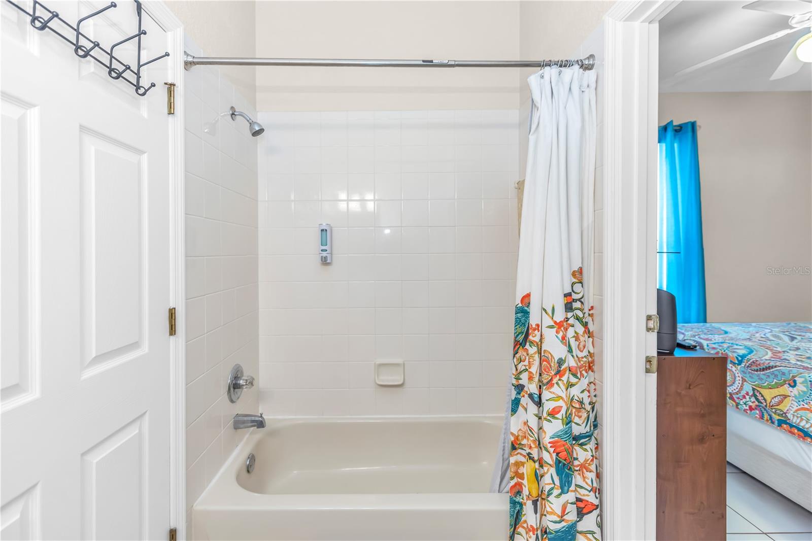 Image 6 of 39 For 712 Calabria Avenue