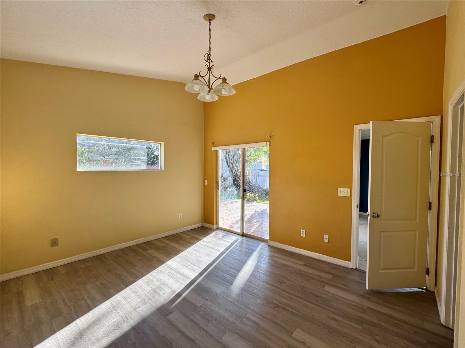 Image 10 of 23 For 242 Tuscany Pointe Avenue