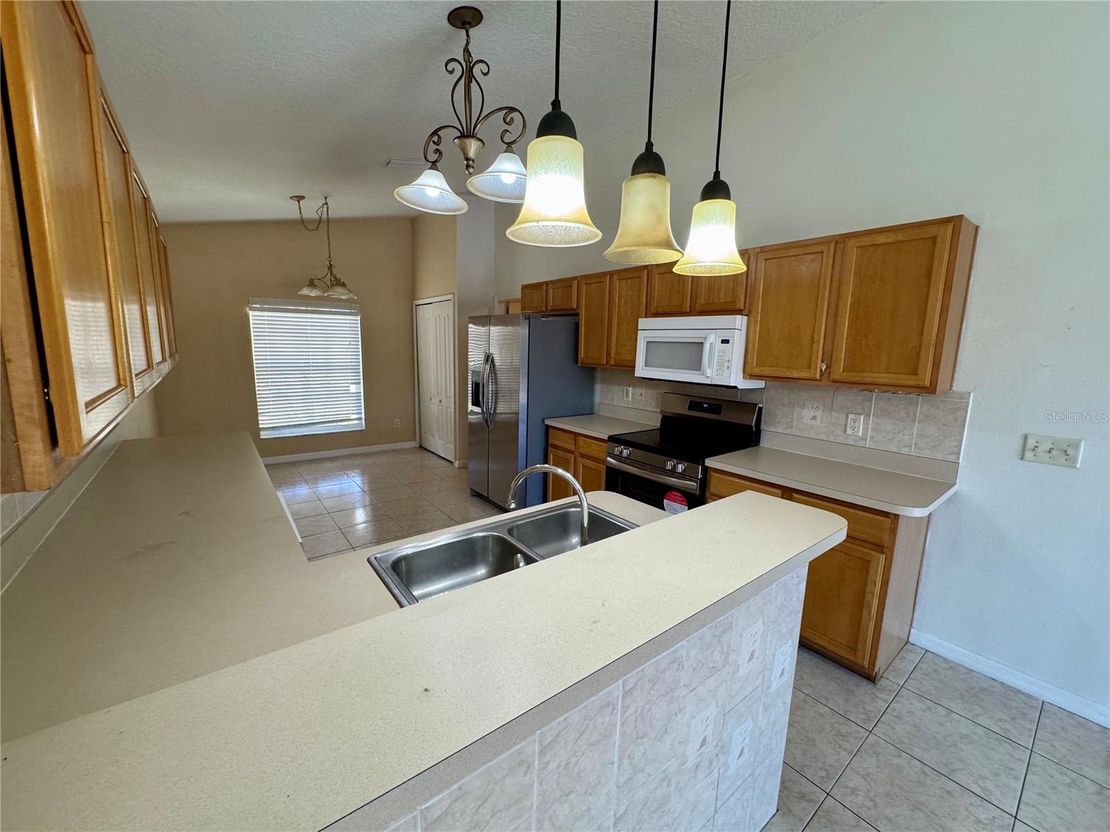 Image 6 of 23 For 242 Tuscany Pointe Avenue