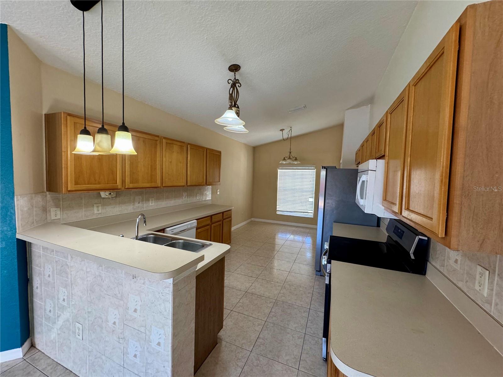 Image 7 of 23 For 242 Tuscany Pointe Avenue