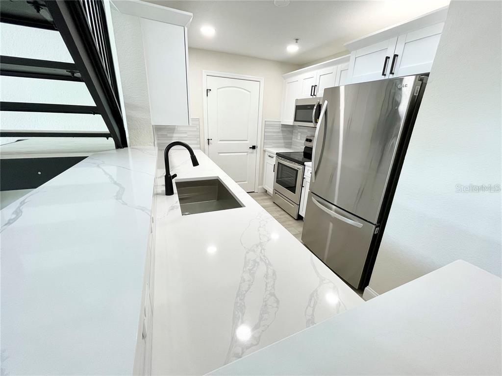 Image 6 of 23 For 4221 Spruce Street 2401