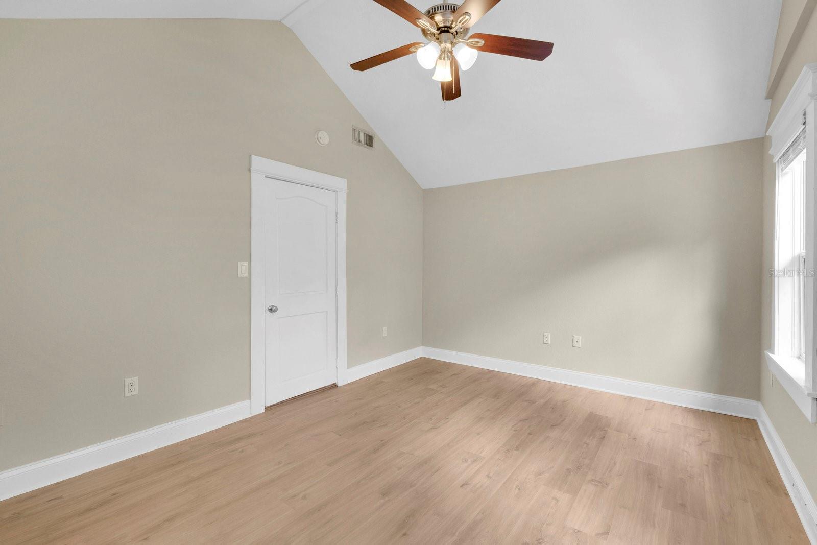 Image 10 of 22 For 614 Anderson Street