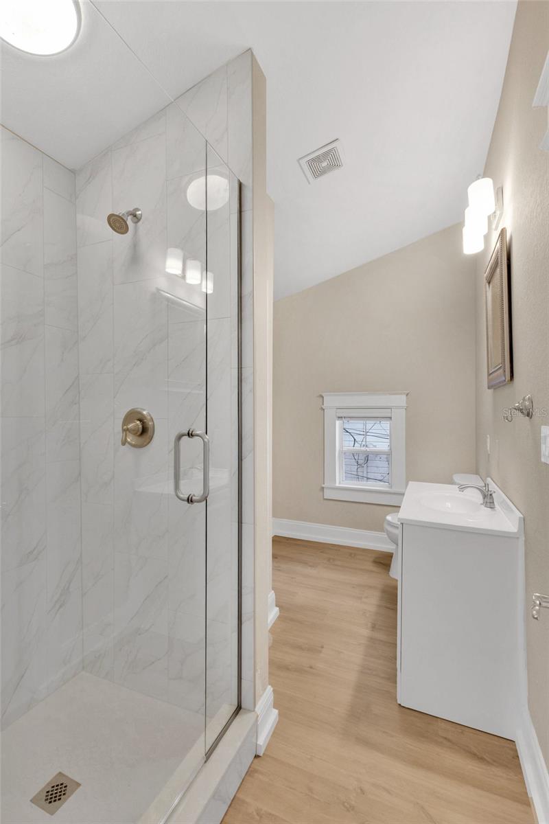 Image 14 of 22 For 614 Anderson Street