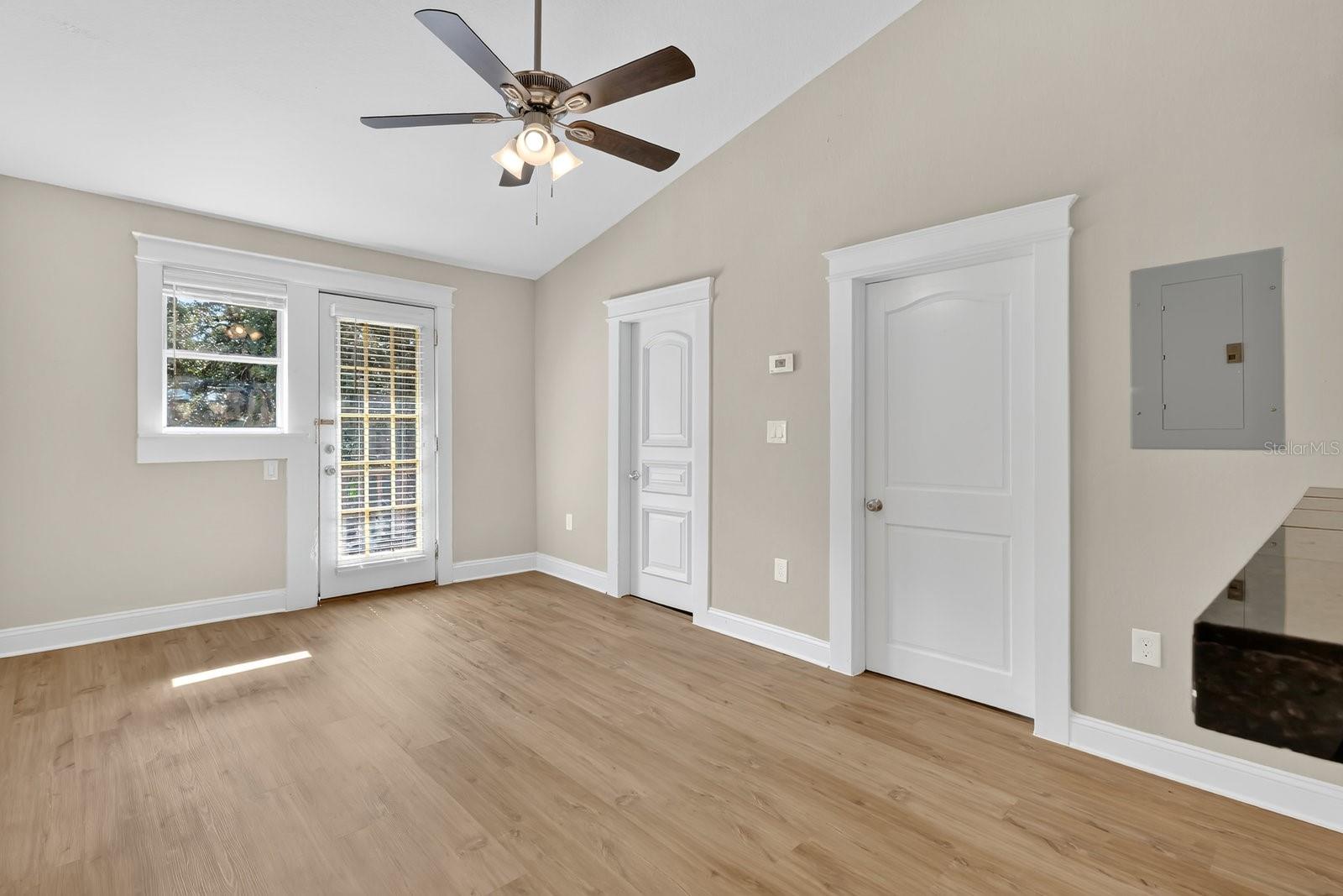 Image 4 of 22 For 614 Anderson Street