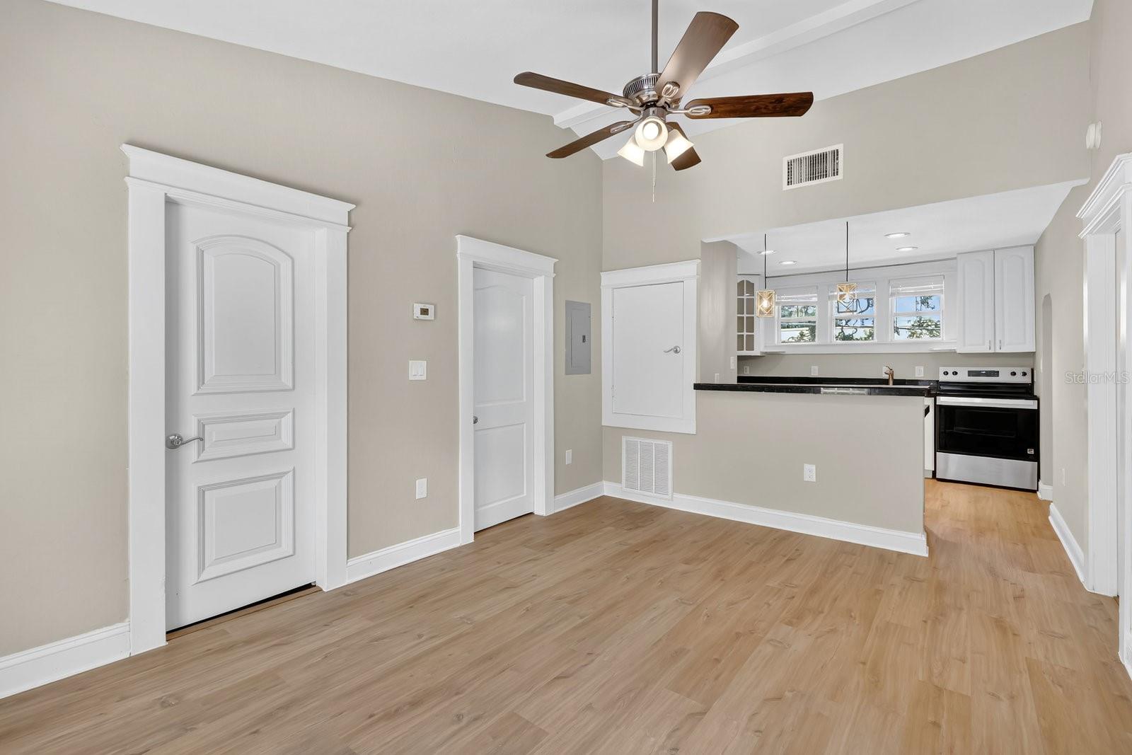 Image 5 of 22 For 614 Anderson Street