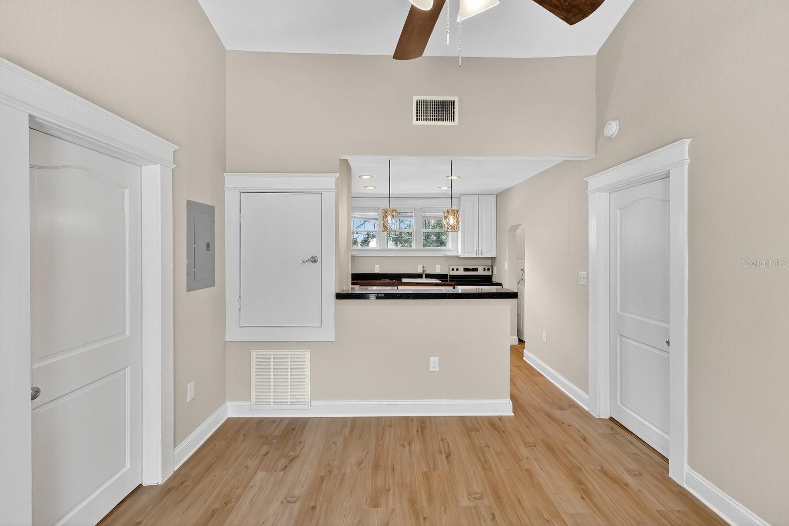 Image 6 of 22 For 614 Anderson Street