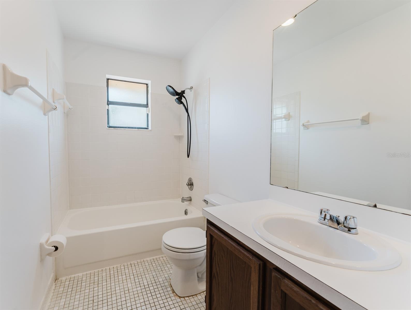 Image 12 of 26 For 508 Cottonwood Drive