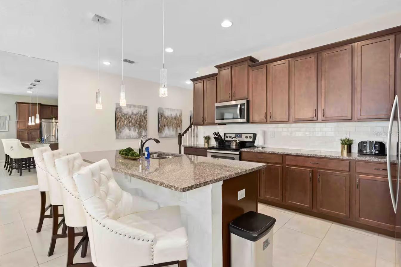 Image 10 of 41 For 1604 Carey Palm Circle