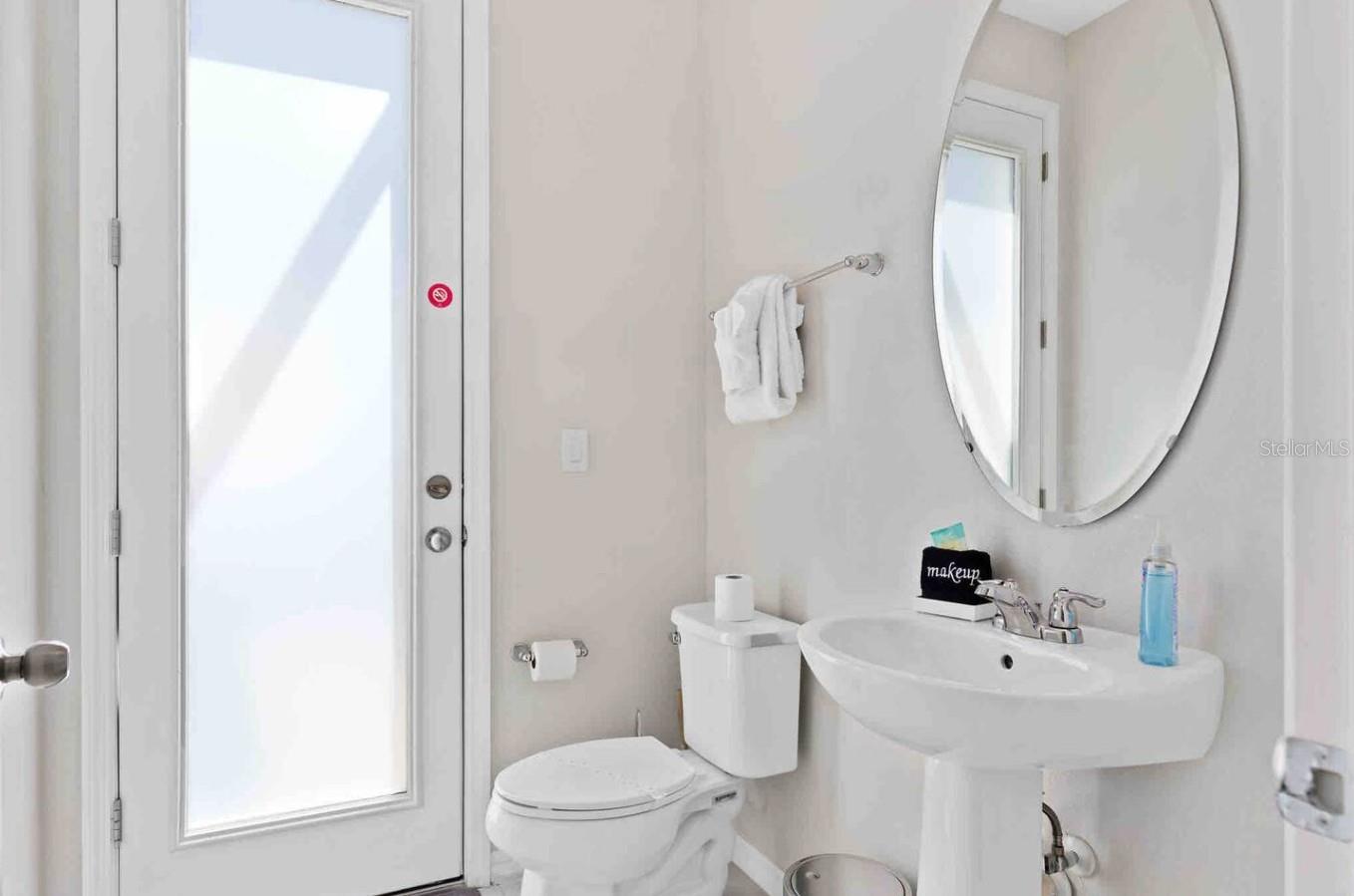 Image 19 of 41 For 1604 Carey Palm Circle