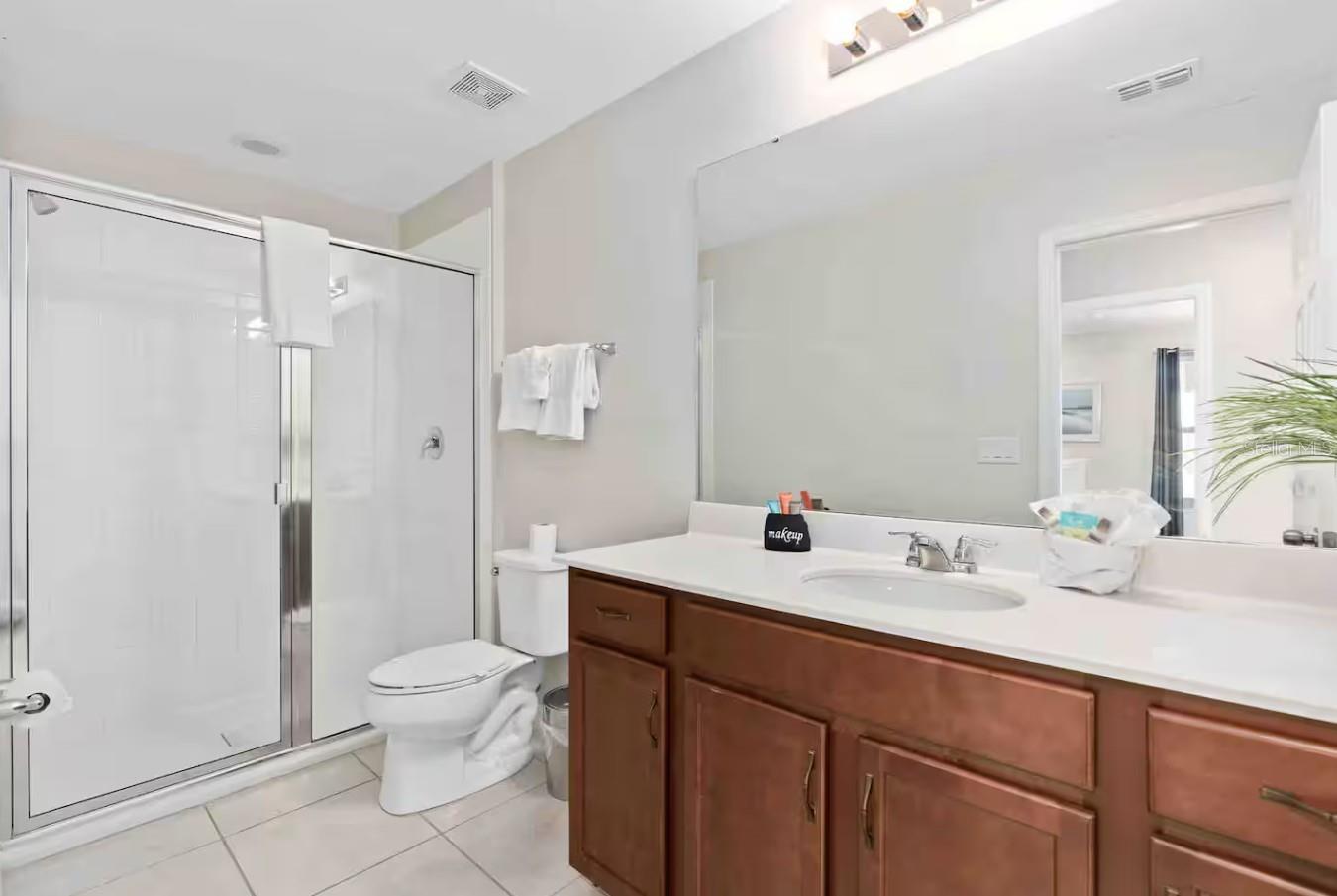 Image 23 of 41 For 1604 Carey Palm Circle