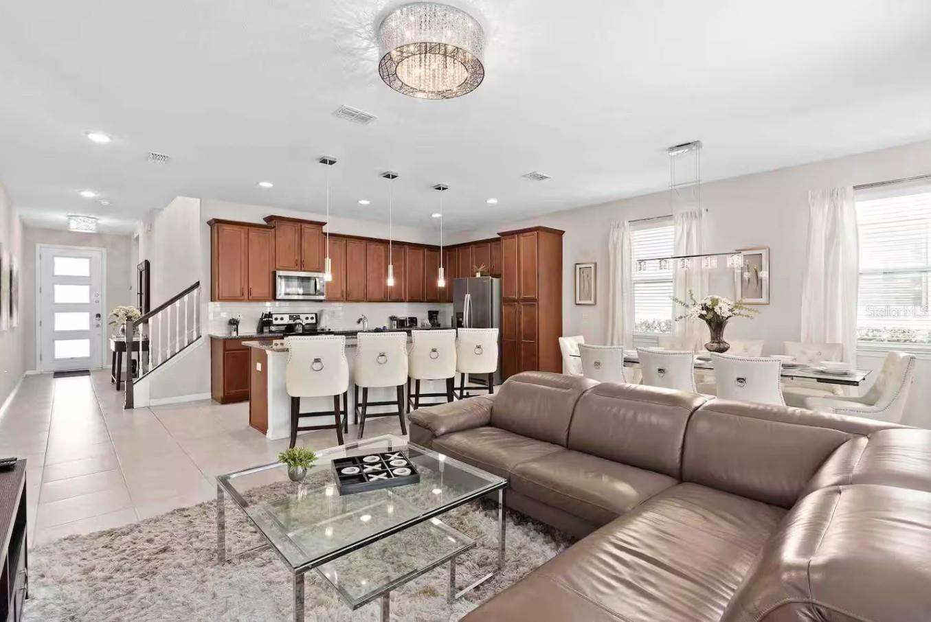 Image 7 of 41 For 1604 Carey Palm Circle