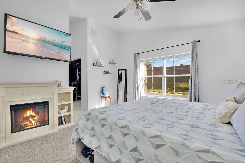 Image 12 of 27 For 15641 Markham Drive