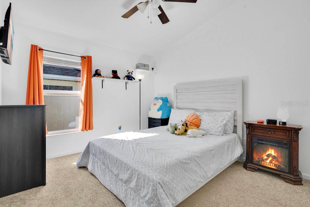 Image 13 of 27 For 15641 Markham Drive