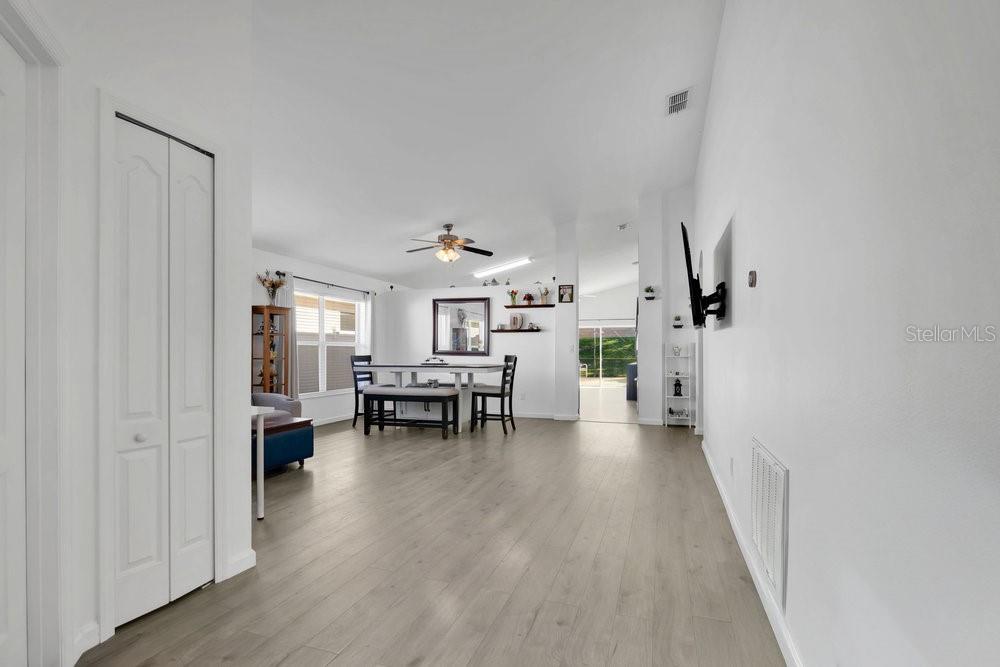 Image 3 of 27 For 15641 Markham Drive