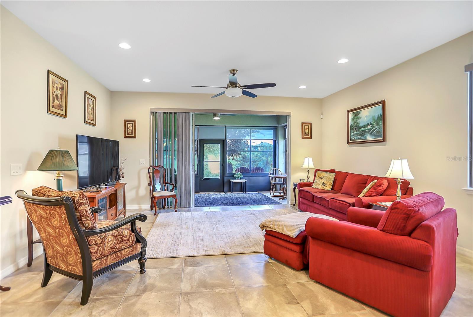 Image 12 of 39 For 2368 Oxmoor Drive