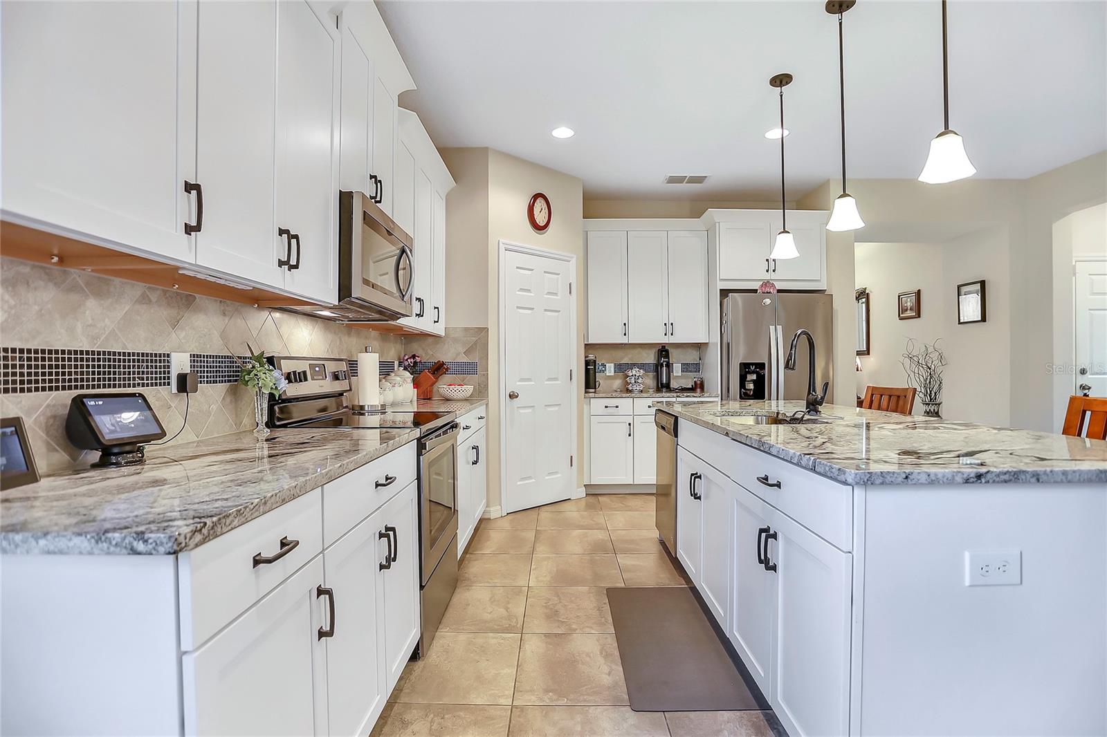 Image 7 of 39 For 2368 Oxmoor Drive