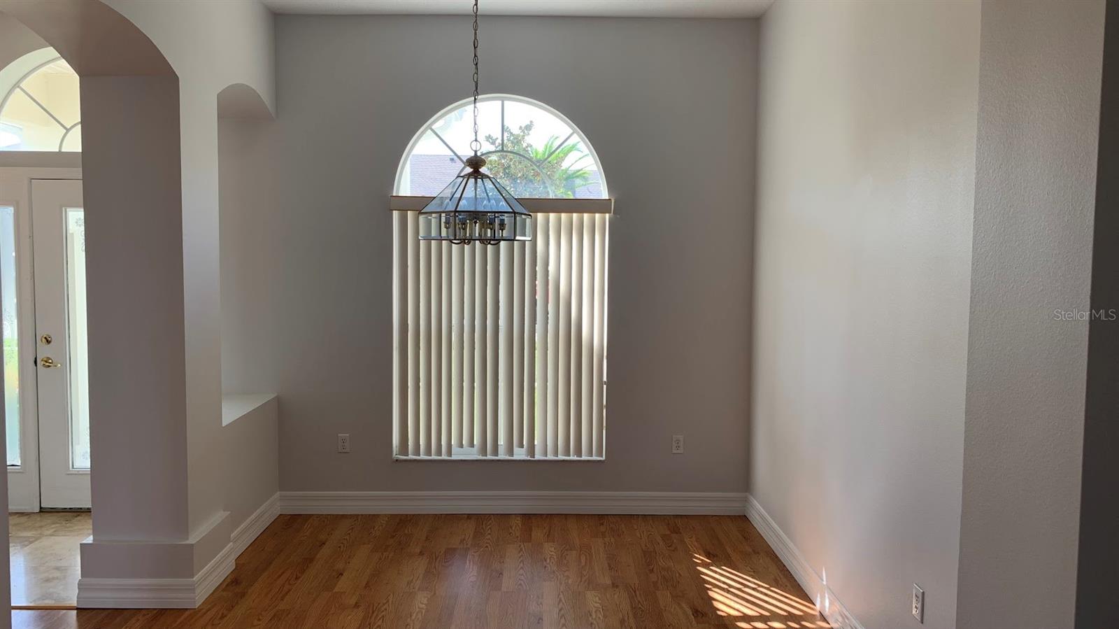 Image 5 of 21 For 2629 Balmoral Court