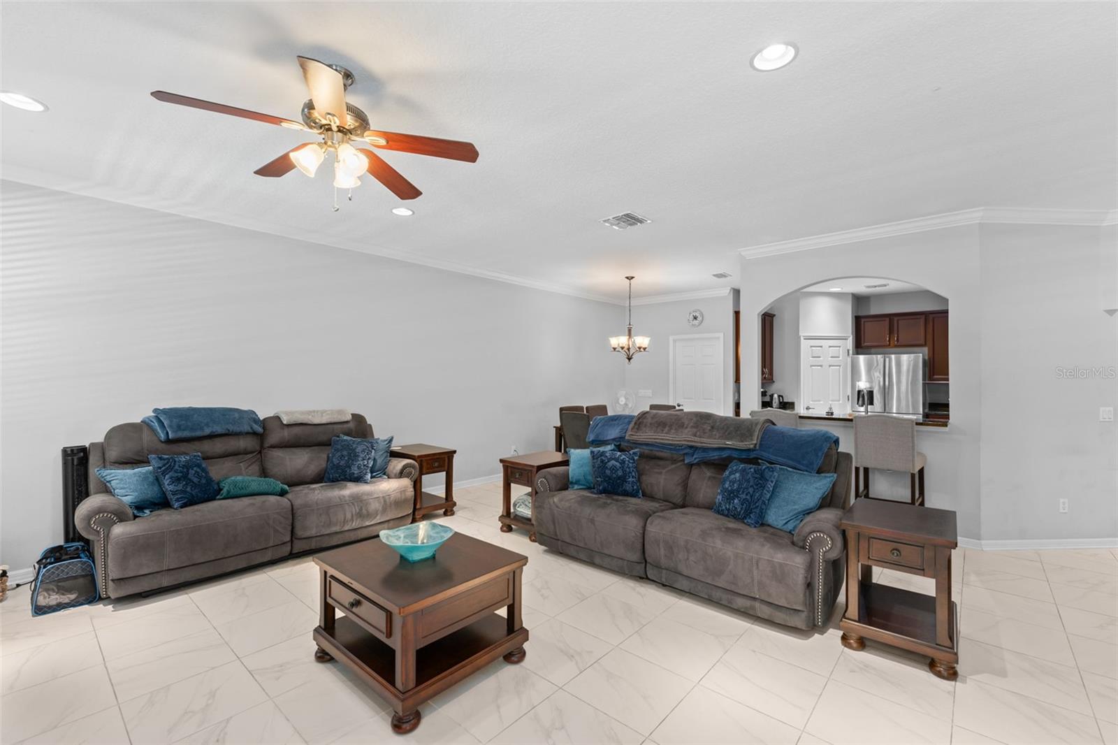 Image 13 of 43 For 632 Venice Place