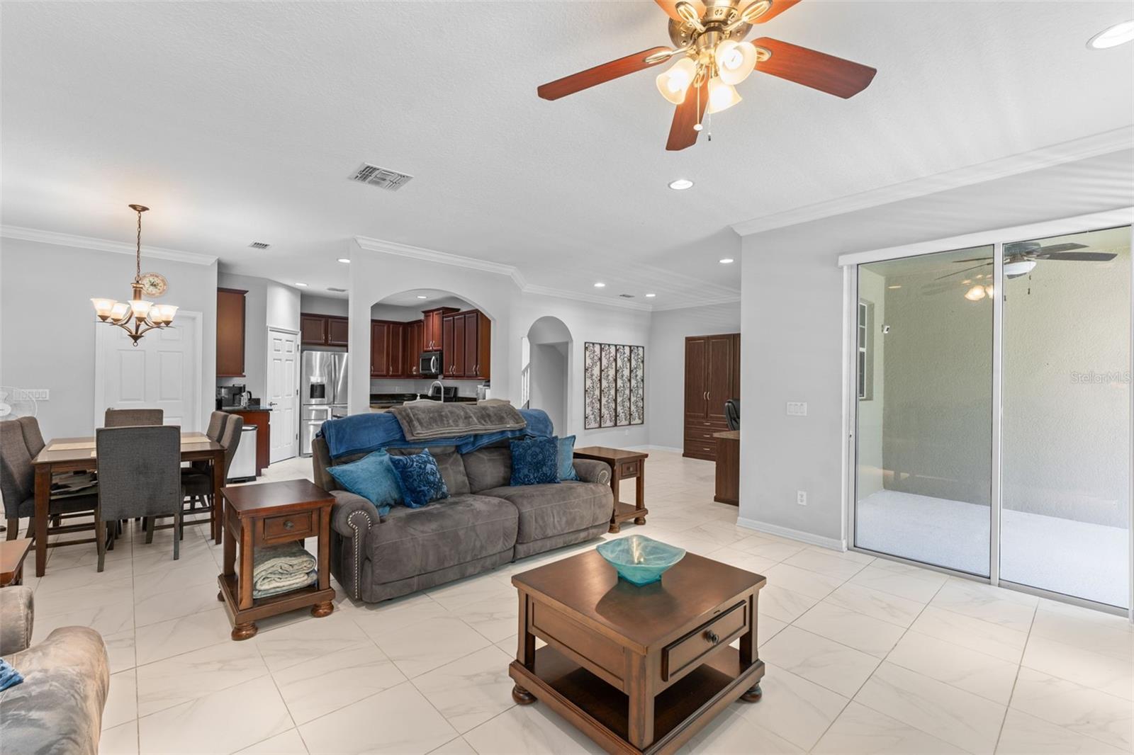Image 14 of 43 For 632 Venice Place