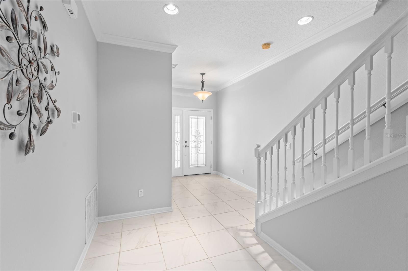 Image 3 of 43 For 632 Venice Place